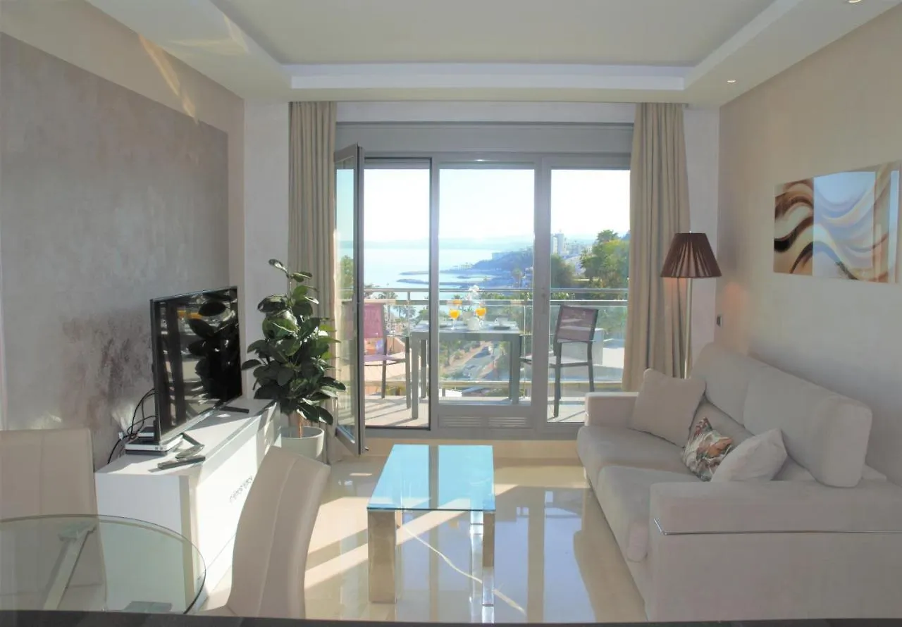 Bay View Luxury Apartment, Amazing Sea View & Pool Benalmádena Espagne