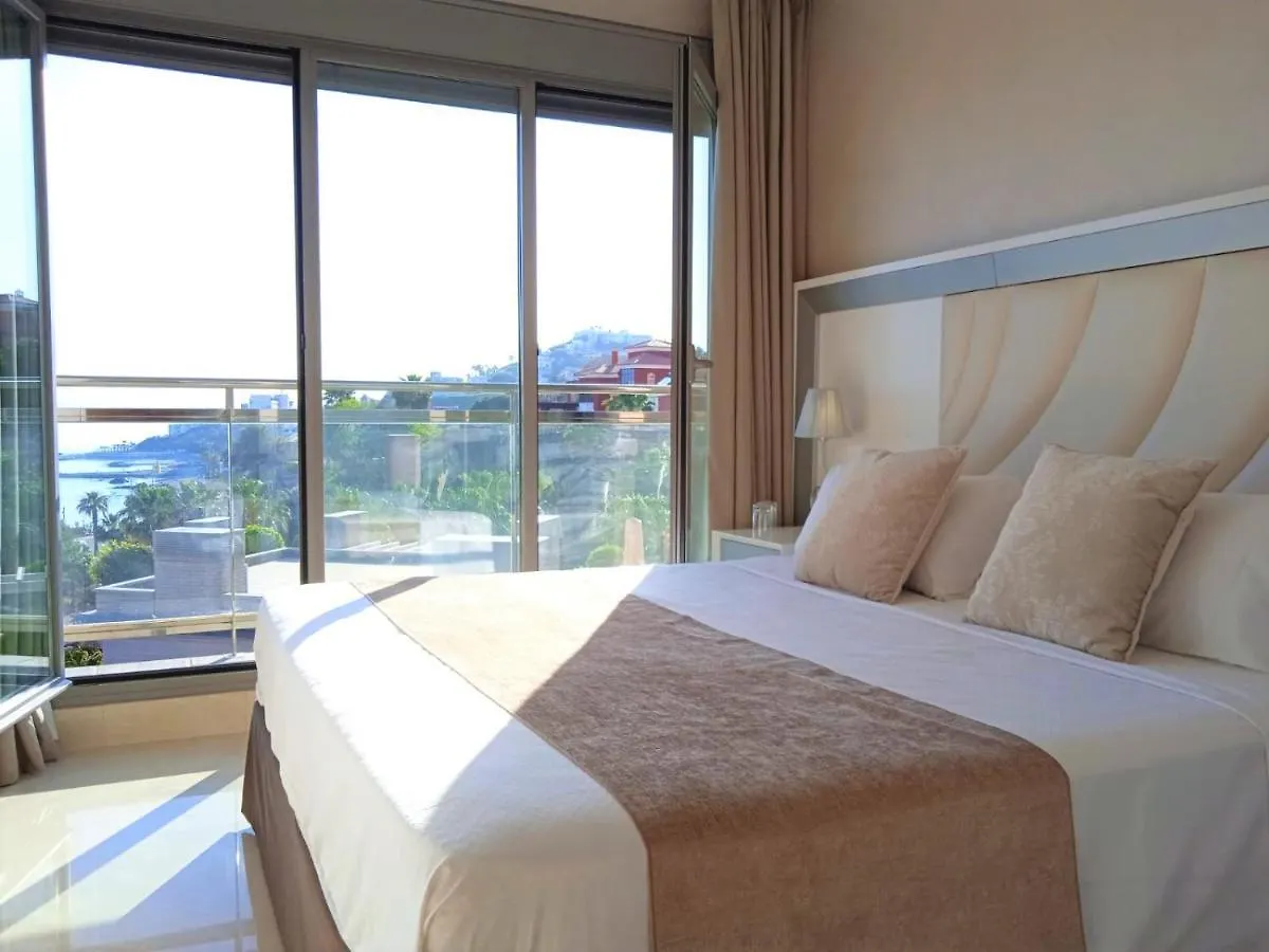 Bay View Luxury Apartment, Amazing Sea View & Pool Benalmádena