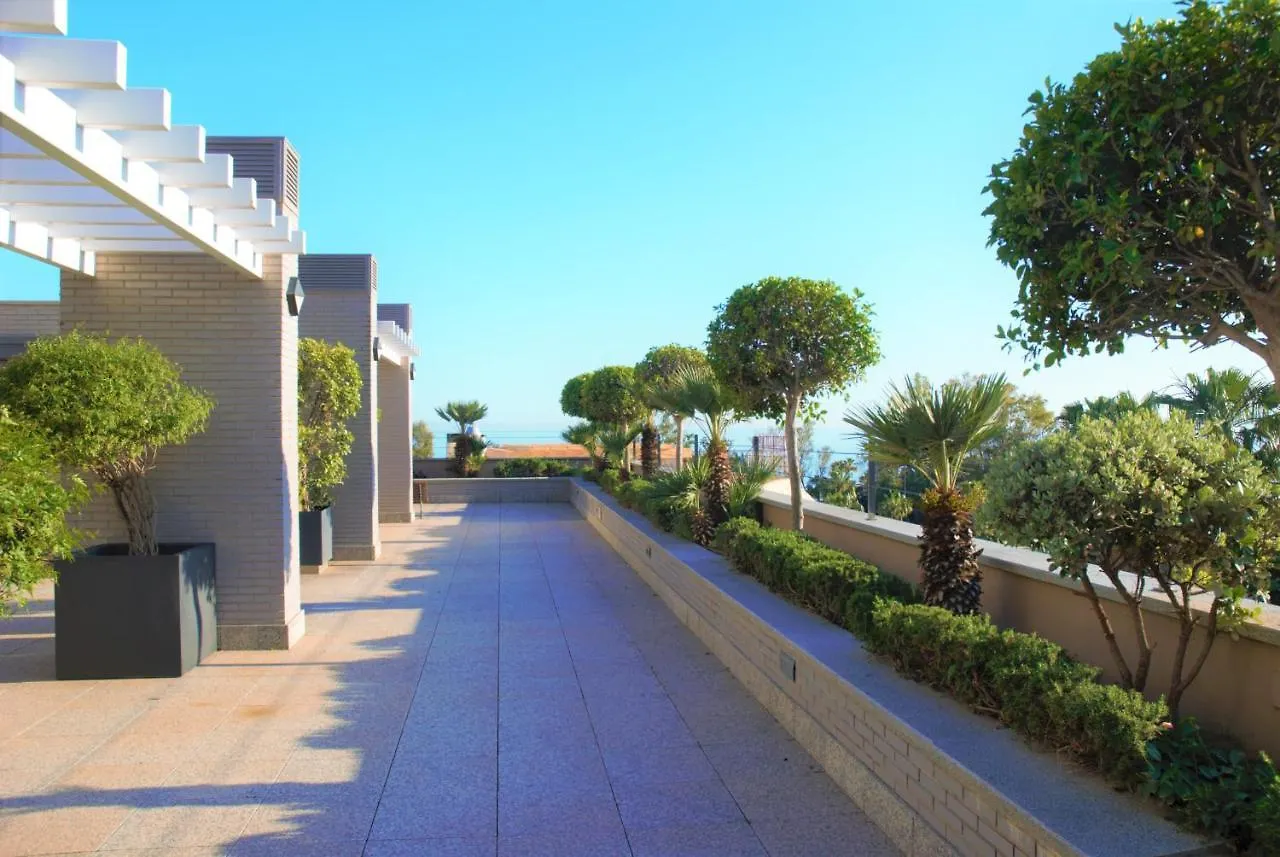 Bay View Luxury Apartment, Amazing Sea View & Pool Benalmádena