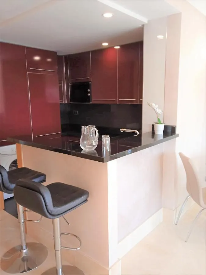 Bay View Luxury Apartment, Amazing Sea View & Pool Benalmadena 0*,  Spain