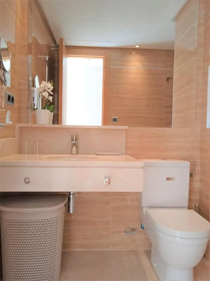 Bay View Luxury Apartment, Amazing Sea View & Pool Benalmadena Apartment